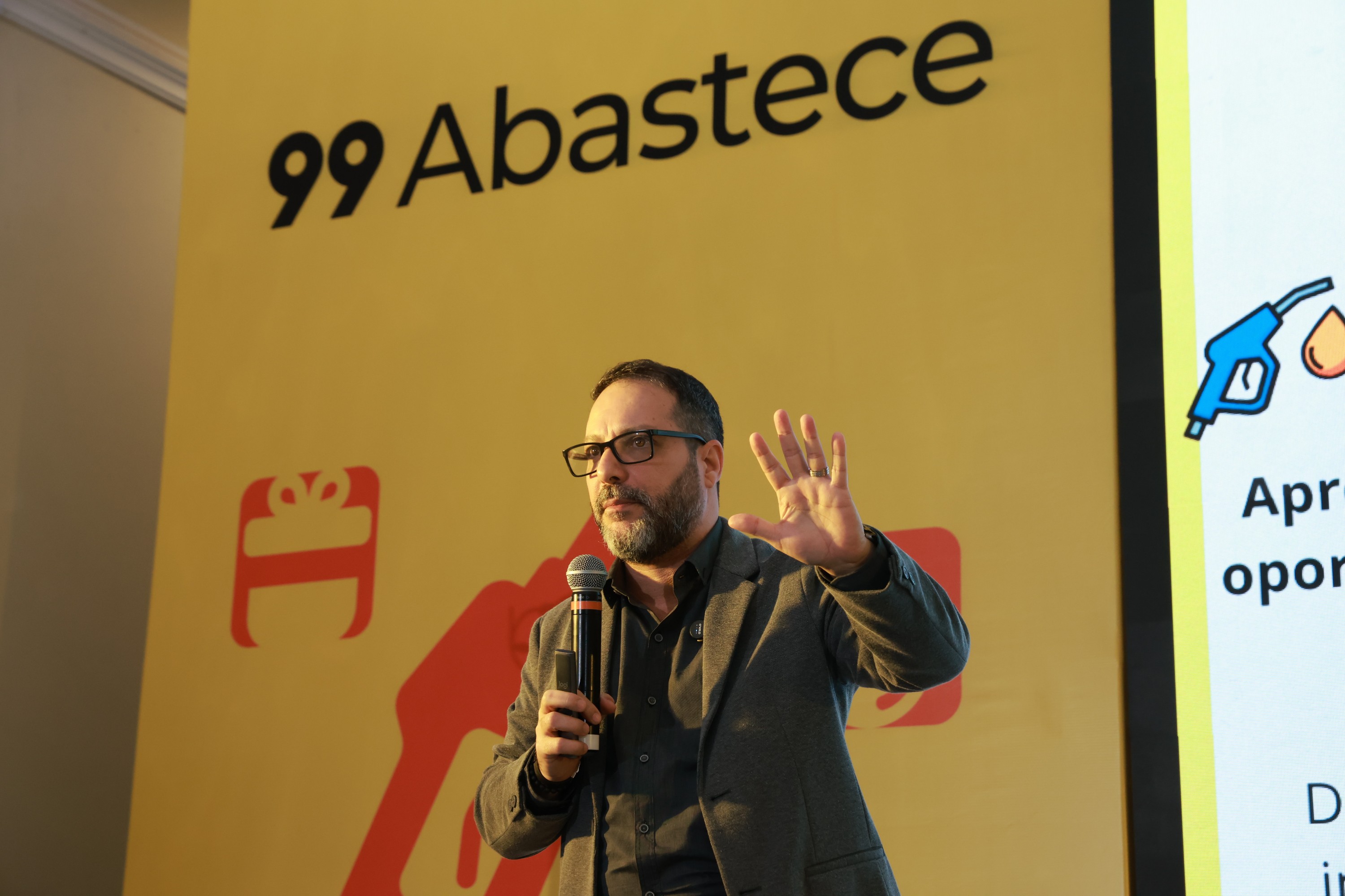 Palestra Vendas Inteligentes (IA), ministrada por Ricardo Veríssimo durante o Congresso de Vendas da Plataforma 99, realizado em Itu - SP (2026).