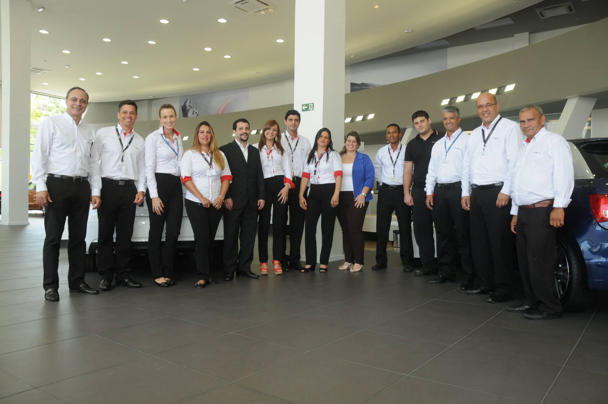 Ricardo Ver&iacute;ssimo em palestra corporativa para equipe comercial